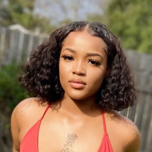 Meet your Posher, Marsia